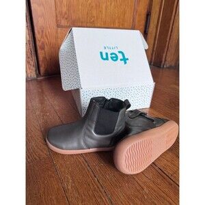 Ten little Chelsea boots sz 10 READ DESCRIPTION